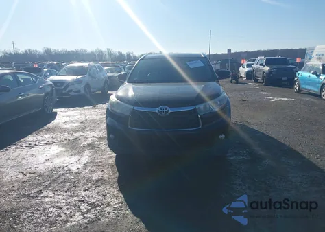 2015 Toyota Highlander Xle V6 from USA, damaged, VIN 5TDJKRFH5FS143130